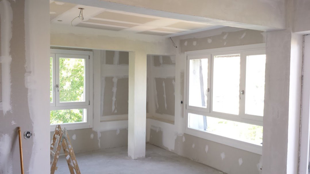 Pintura de pladur en blanco roto